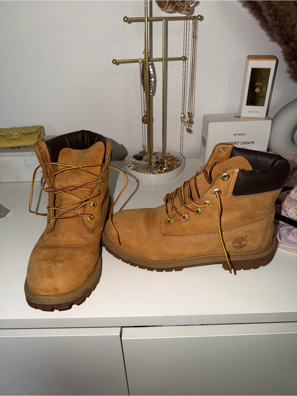 Timberland Wheat/Tan Nubuck Lace-Up Boots with Brown Collar